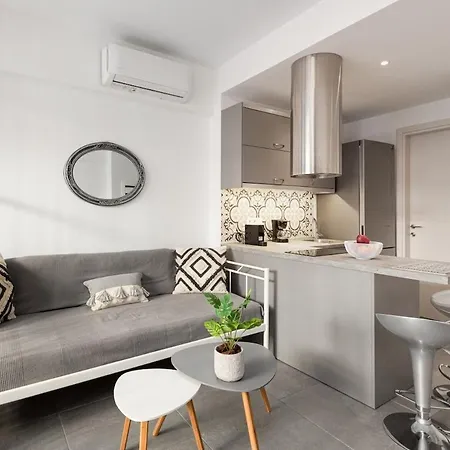 Innovative Cosy Intimate In Ladadika Selanik