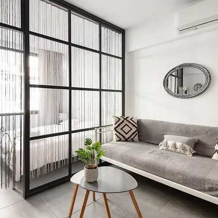 Innovative Cosy Intimate In Ladadika